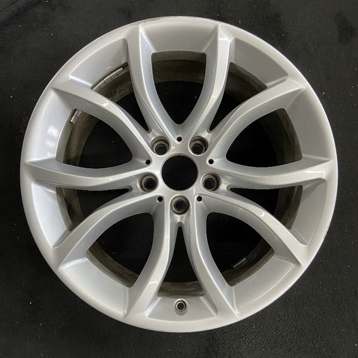 19" BMW X6 15-17 19x9 alloy 5 spoke V spoke w/o dimples between lugs; 18mm offset Original OEM Wheel Rim