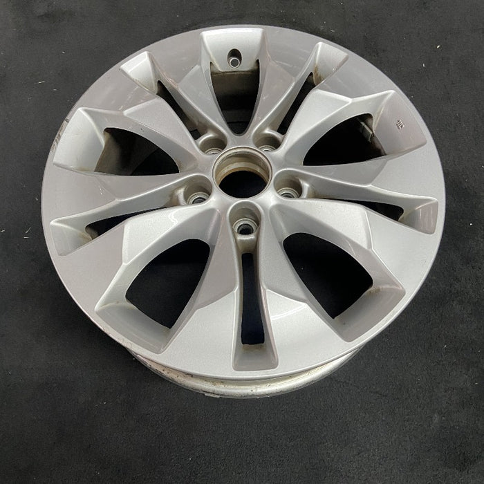 17" CR-V 12-14 17x6.5 alloy 10 spoke lug nut aligned with narrow slot Original OEM Wheel Rim