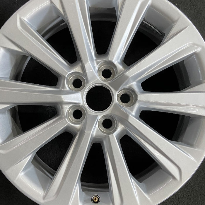18" GRAND HIGHLANDER 24 18x7.5 alloy silver 10 spoke Original OEM Wheel Rim