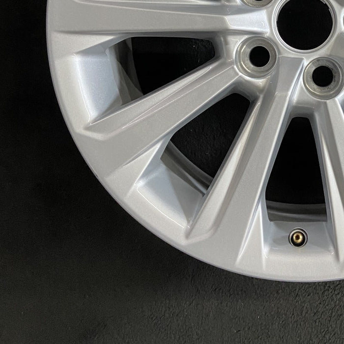 18" GRAND HIGHLANDER 24 18x7.5 alloy silver 10 spoke Original OEM Wheel Rim