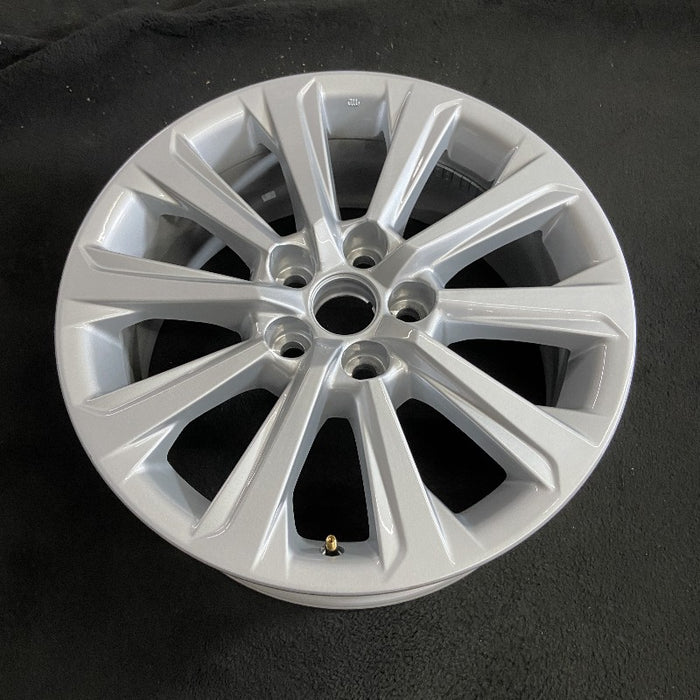 18" GRAND HIGHLANDER 24 18x7.5 alloy silver 10 spoke Original OEM Wheel Rim