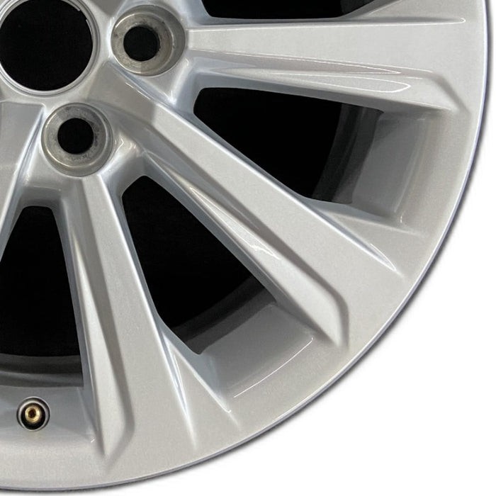 18" GRAND HIGHLANDER 24 18x7.5 alloy silver 10 spoke Original OEM Wheel Rim