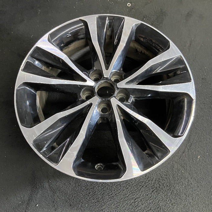 17" COROLLA 17 Sdn 17x7 alloy 10 spoke split spoke black accent Original OEM Wheel Rim