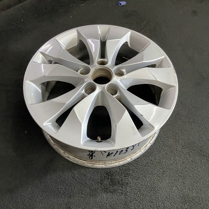 17" CR-V 12-14 17x6.5 alloy 10 spoke lug nut aligned with narrow slot Original OEM Wheel Rim