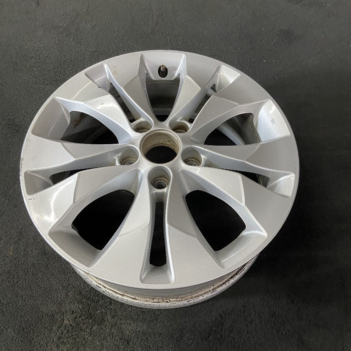 17" CR-V 12-14 17x6.5 alloy 10 spoke lug nut aligned with narrow slot Original OEM Wheel Rim