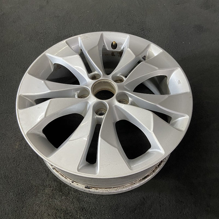 17" CR-V 12-14 17x6.5 alloy 10 spoke lug nut aligned with narrow slot Original OEM Wheel Rim