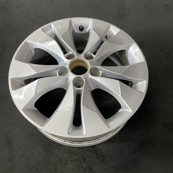 17" CR-V 12-14 17x6.5 alloy 10 spoke lug nut aligned with narrow slot Original OEM Wheel Rim