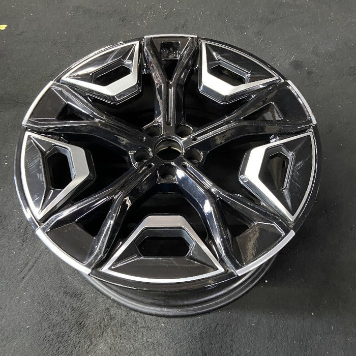 22" IX 22-24 22x9.5 5 Y spoke machined face with pockets Original OEM Wheel Rim