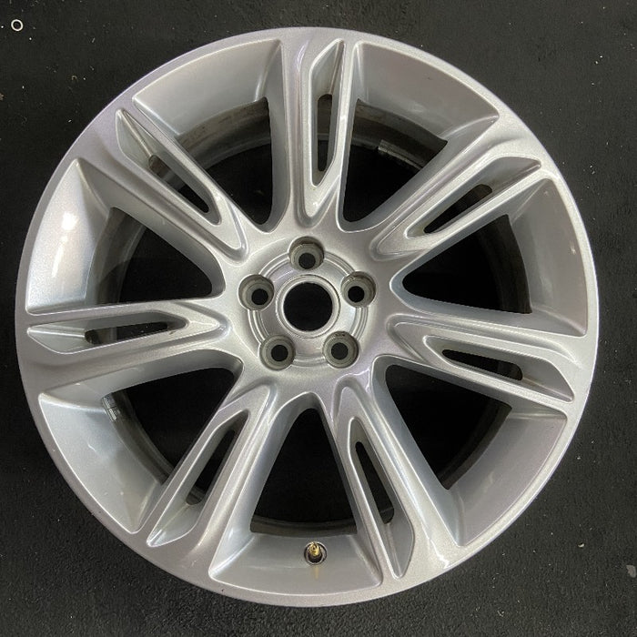 20" VELAR 18-23 20x8.5 alloy 7 spoke split spoke silver Original OEM Wheel Rim