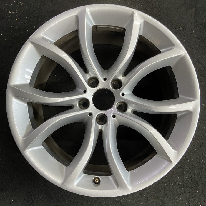 19" BMW X6 15-17 19x9 alloy 5 spoke V spoke w/o dimples between lugs; 18mm offset Original OEM Wheel Rim