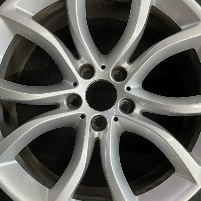 19" BMW X6 15-17 19x9 alloy 5 spoke V spoke w/o dimples between lugs; 18mm offset Original OEM Wheel Rim