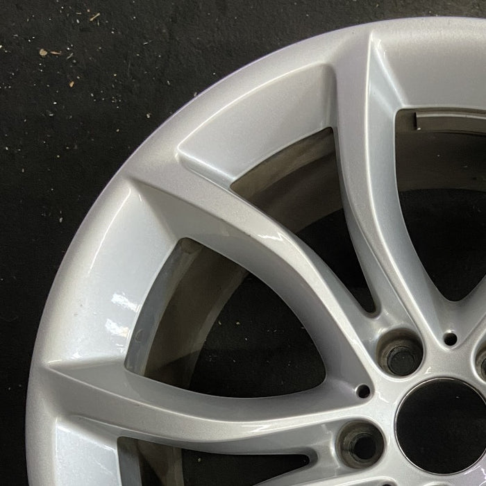 19" BMW X6 15-17 19x9 alloy 5 spoke V spoke w/o dimples between lugs; 18mm offset Original OEM Wheel Rim