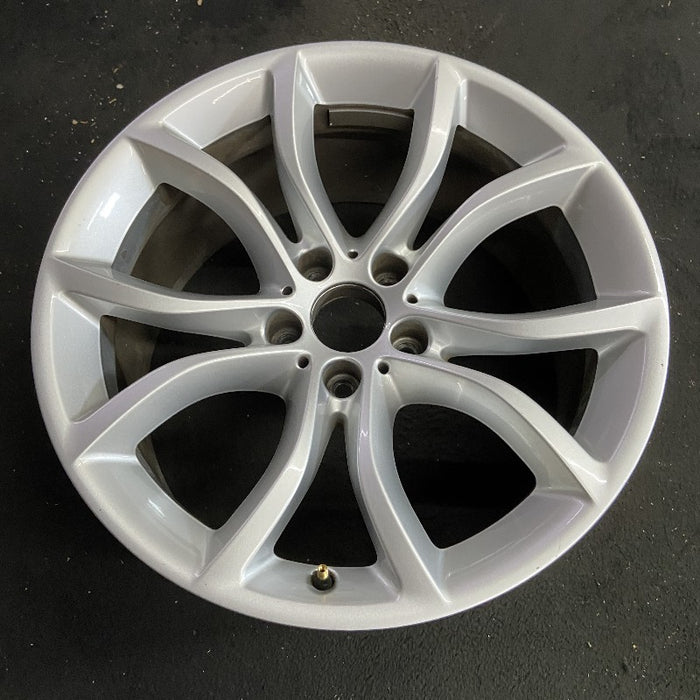 19" BMW X6 15-17 19x9 alloy 5 spoke V spoke w/o dimples between lugs; 18mm offset Original OEM Wheel Rim