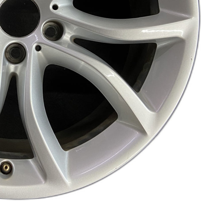 19" BMW X6 15-17 19x9 alloy 5 spoke V spoke w/o dimples between lugs; 18mm offset Original OEM Wheel Rim