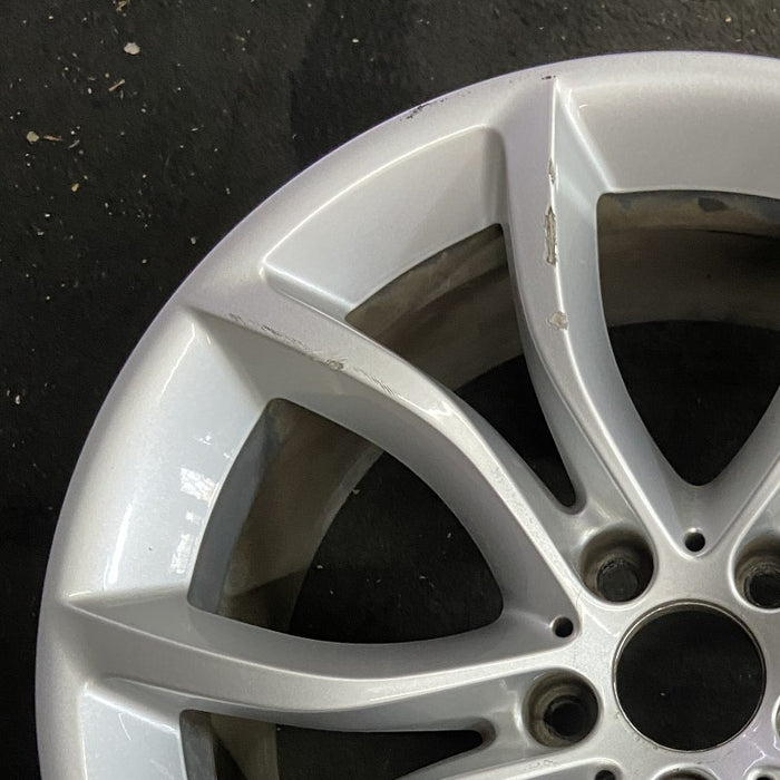 19" BMW X6 15-17 19x9 alloy 5 spoke V spoke w/o dimples between lugs; 18mm offset Original OEM Wheel Rim