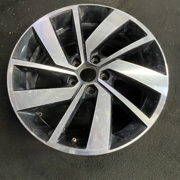 18" JETTA GLI 19-21 18x7.5 alloy 5 double spoke machined face with pockets Original OEM Wheel Rim