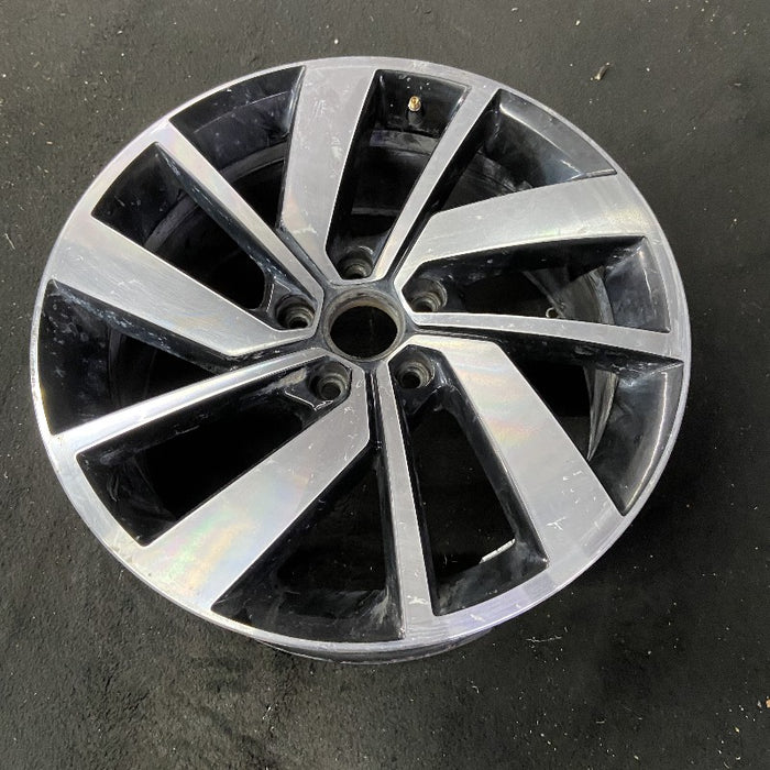 18" JETTA GLI 19-21 18x7.5 alloy 5 double spoke machined face with pockets Original OEM Wheel Rim