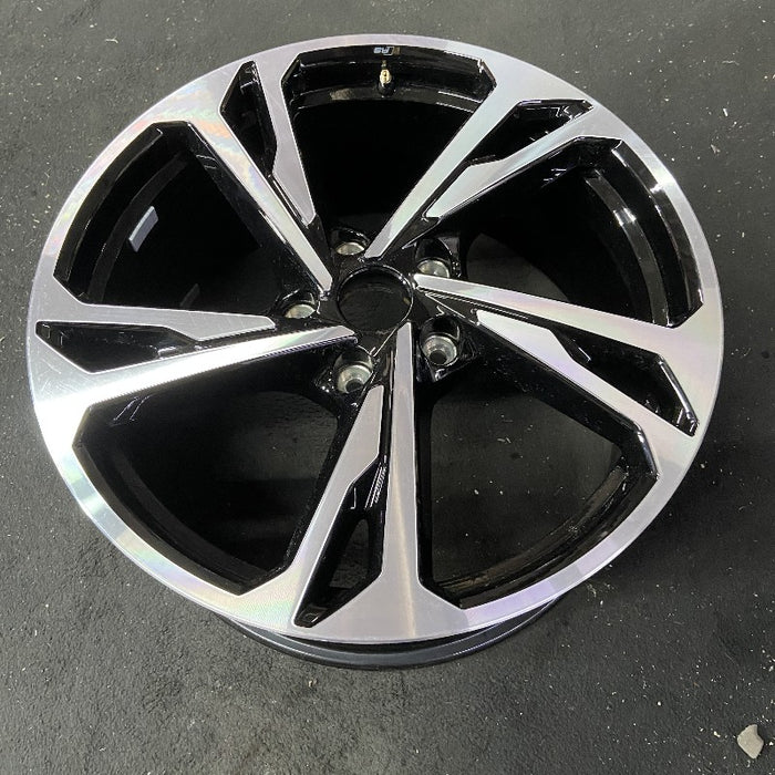 20" E-TRON GT 22-24 20x9 machined face with black pockets Original OEM Wheel Rim