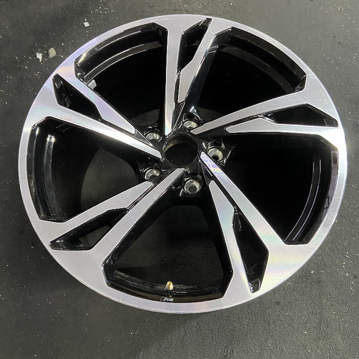 20" E-TRON GT 22-24 20x11 machined face with black pockets Original OEM Wheel Rim