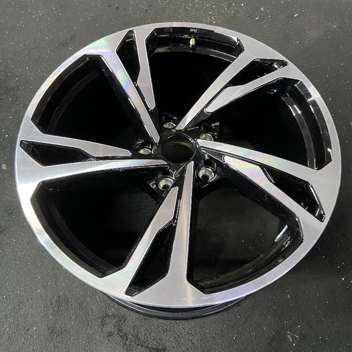 20" E-TRON GT 22-24 20x11 machined face with black pockets Original OEM Wheel Rim