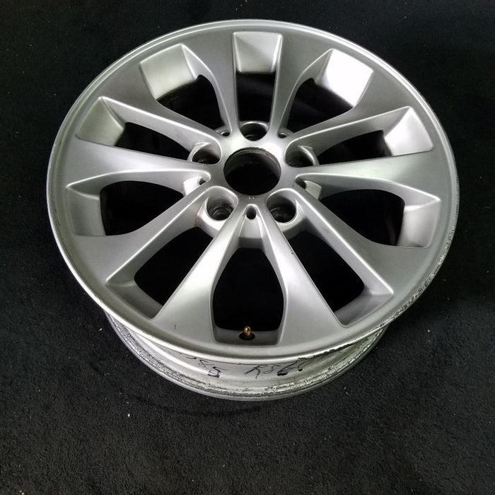 17" BMW 320i 01-05 Sdn Canada market 17x7 alloy 10 spoke 5 arched holes Original OEM Wheel Rim